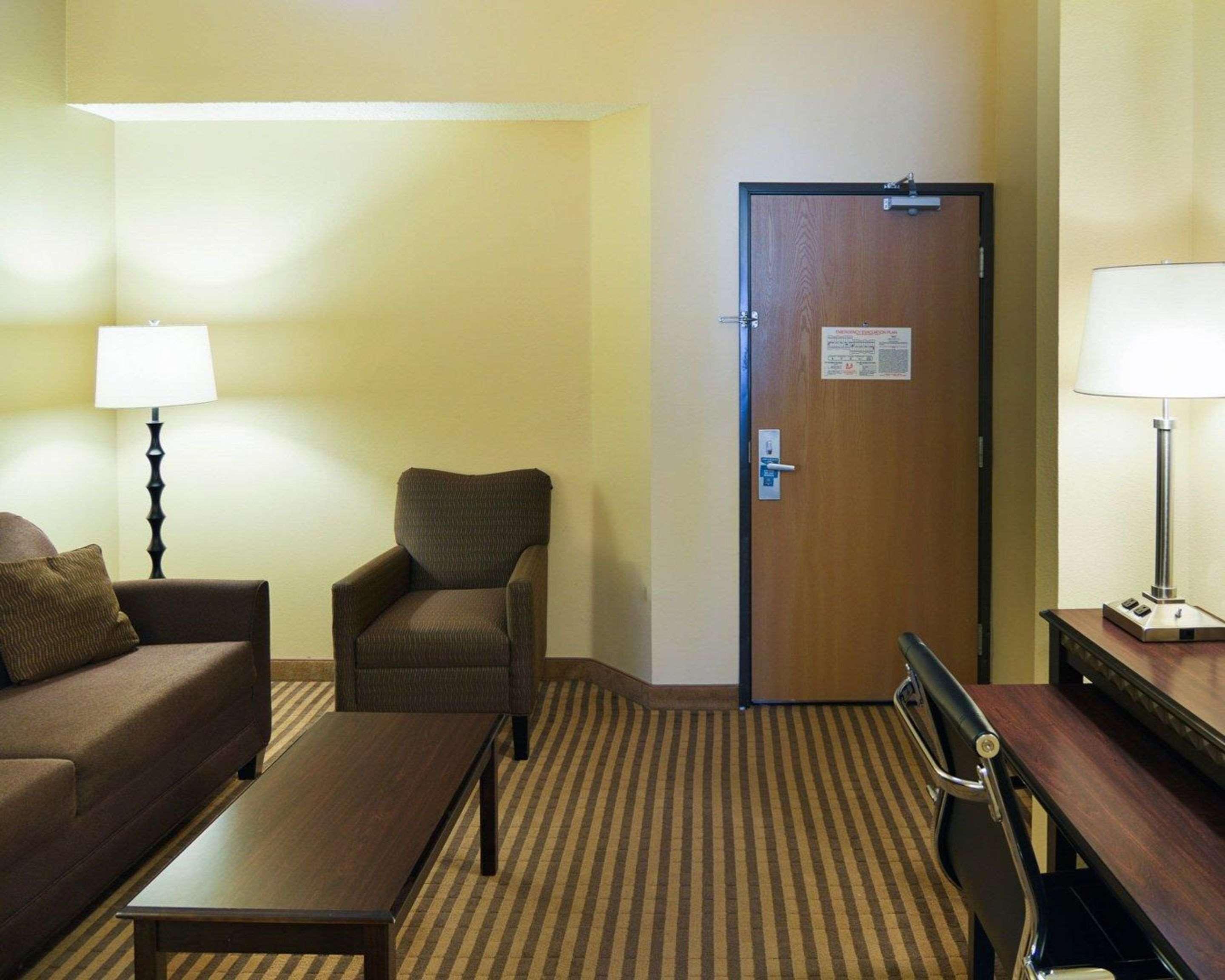 Comfort Suites Dfw Airport Irving Exterior photo